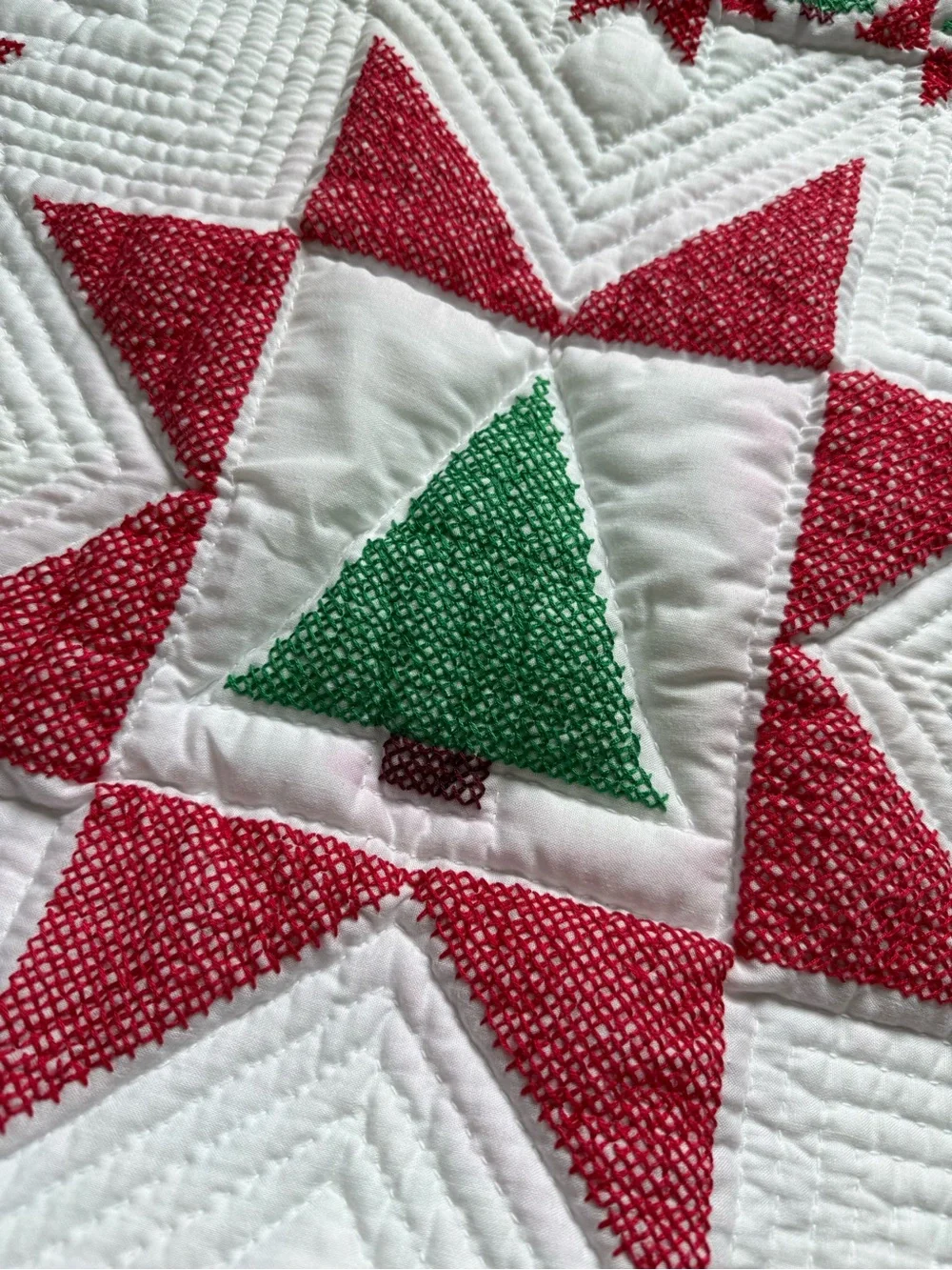 VTG Christmas Tree Star Quilt Holiday Hanging Quilt Mini White Red Green